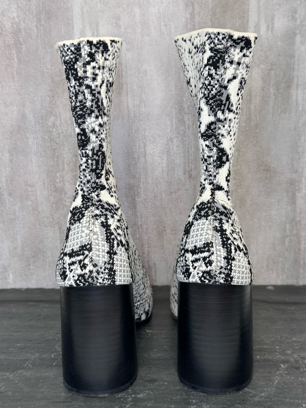 Steve Madden Women’s Trent Knit Ankle Booties White Snake Print - Picture 4 of 9